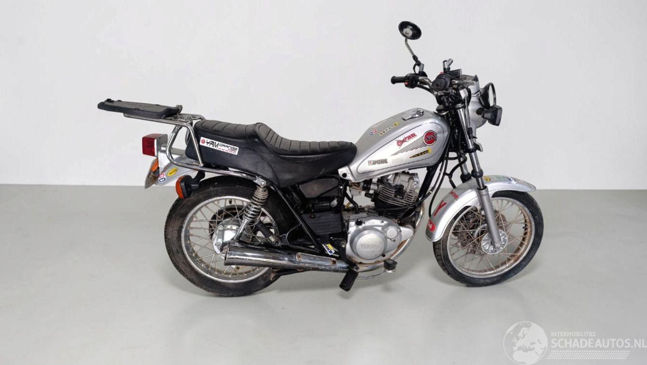 Yamaha SR 125 