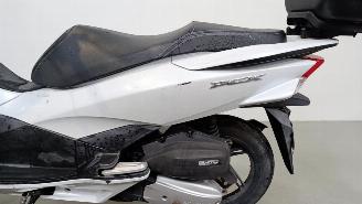 Honda  PCX picture 16