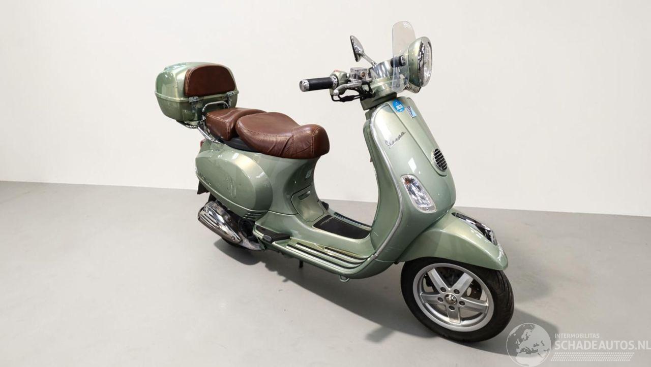 Piaggio  VESPA  LXV