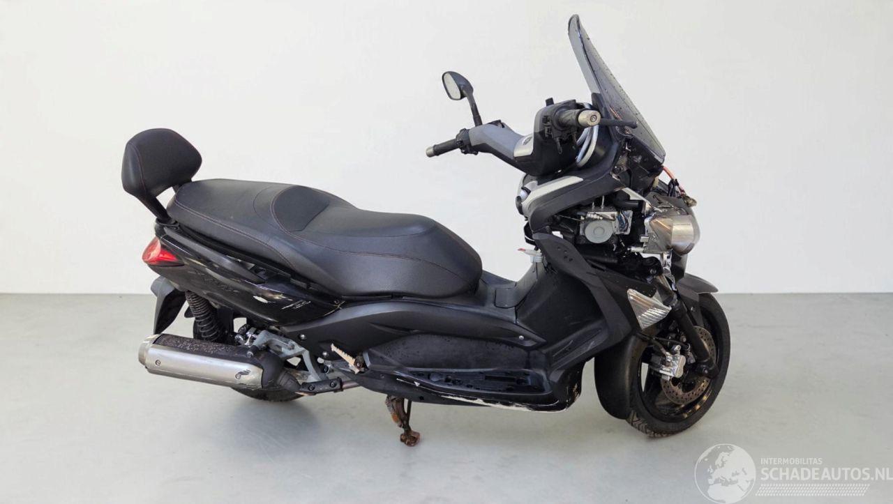 Yamaha Xmax 