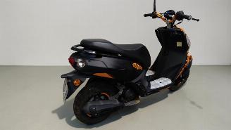 Peugeot  STREET ZONE picture 7