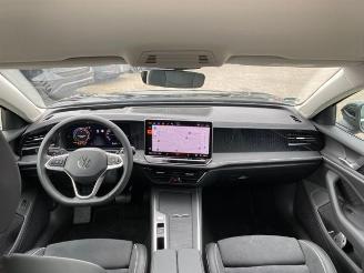 Volkswagen Passat Variant Business 1.5 TSI eHybrid picture 17