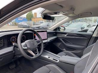 Volkswagen Passat Variant Business 1.5 TSI eHybrid picture 14