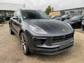 Porsche Macan S *PANO - BOSE - LUFTFEDER - AHK - KAM* picture 2