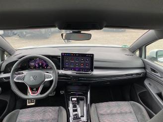 Volkswagen Golf GTI DSG picture 17