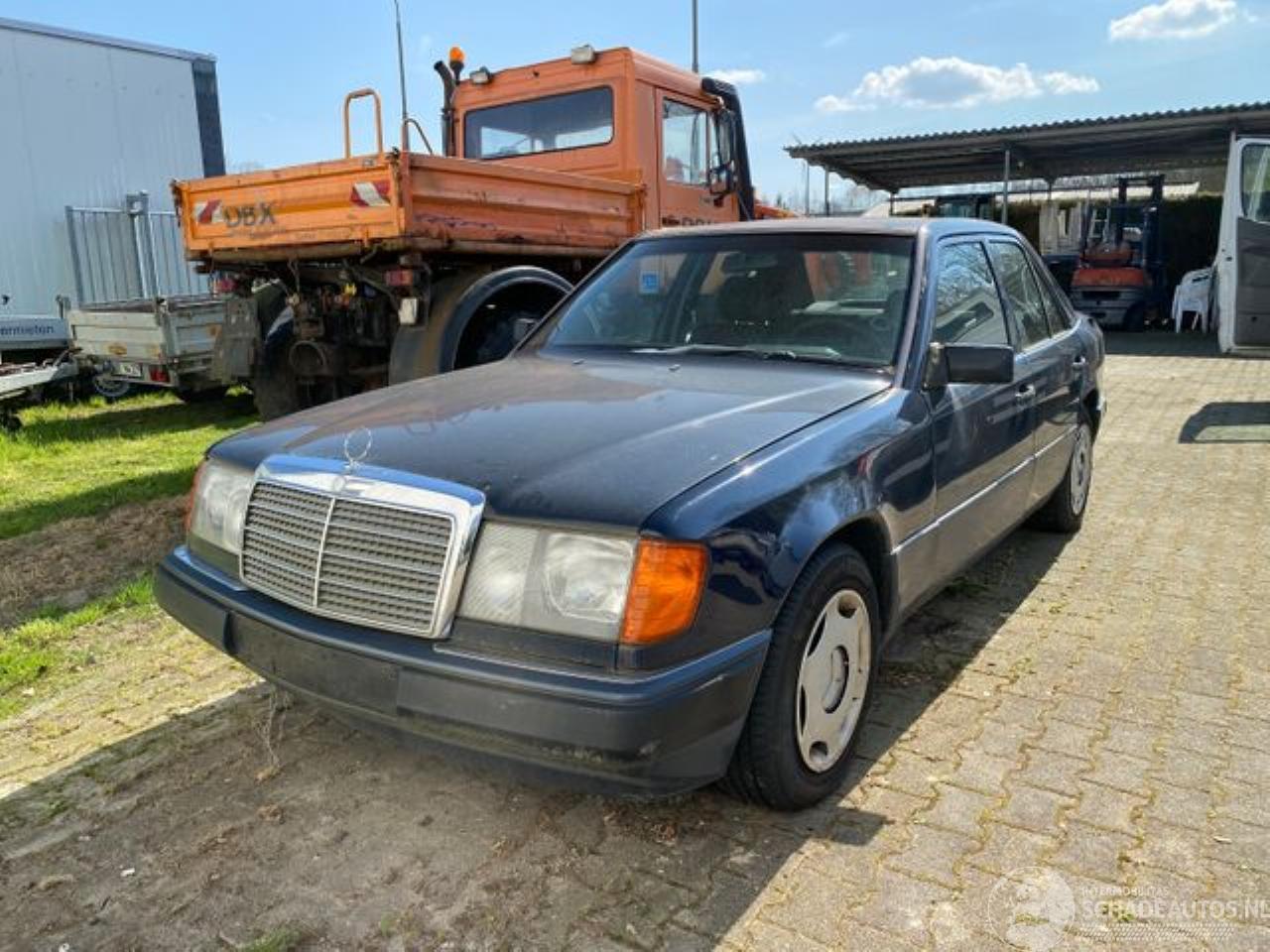 Mercedes E-klasse 230 *Klima*