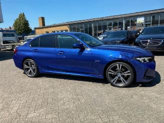 BMW 3-serie 0e xDrive M Sport *NAVI - AHK - KAM* picture 4