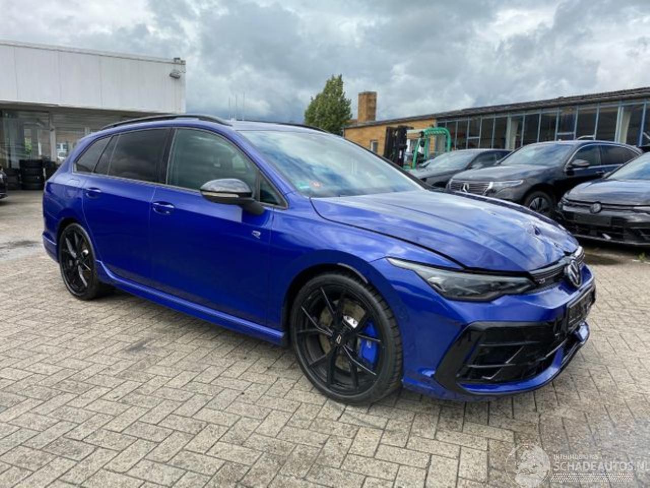 Volkswagen Golf R Variant 4Motion *KAM - AHK - NAV - PANO*