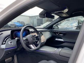 Mercedes E-klasse 300 T dition AMG Lin *NAVI - AHK - KAM* picture 14