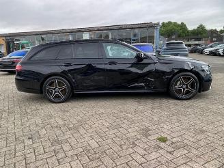 Mercedes E-klasse 300d T AMG Lin* PANO - AHK - KAM - LD* picture 7