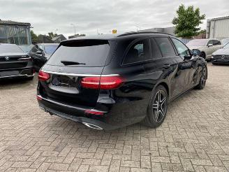 Mercedes E-klasse 300d T AMG Lin* PANO - AHK - KAM - LD* picture 9