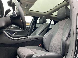 Mercedes E-klasse 300d T AMG Lin* PANO - AHK - KAM - LD* picture 11