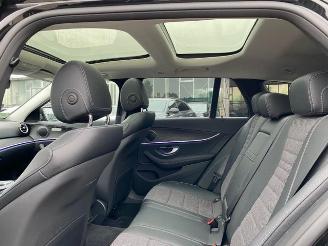 Mercedes E-klasse 300d T AMG Lin* PANO - AHK - KAM - LD* picture 12