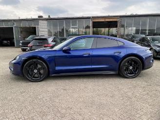 Porsche Taycan Turbo S *HEAD-UP - PANO -KERAMIK* picture 9