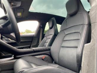 Porsche Taycan Turbo S *HEAD-UP - PANO -KERAMIK* picture 15