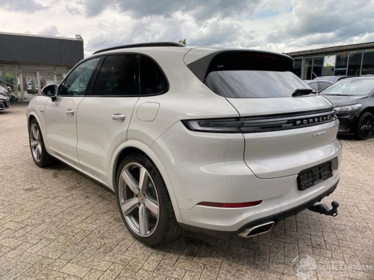 Porsche Cayenne E-Hybrid *HEAD-UP - PANO - NAVI - KAM*