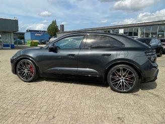 Porsche Macan Turbo *PANO - NAVI - KAM - BOSE* picture 3
