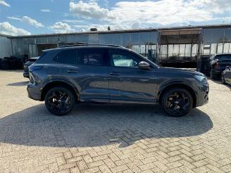 Volkswagen Tiguan 2.0 TDI DSG 4Motion R-Line * KAM - NAVI * picture 9