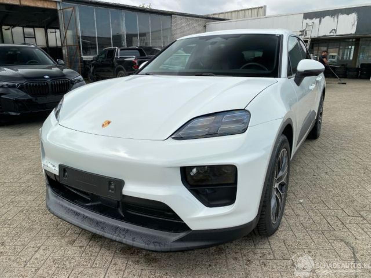 Porsche Macan 4 *PANO - BOSE - NAVI - KAM*