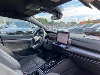 Volkswagen Golf Variant 1.5 eTSI DSG R-Line *NAVI - MATRIX* picture 13