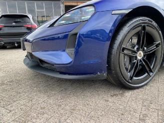 Porsche Taycan Turbo S *HEAD-UP -PANO -KERAMIK* picture 9