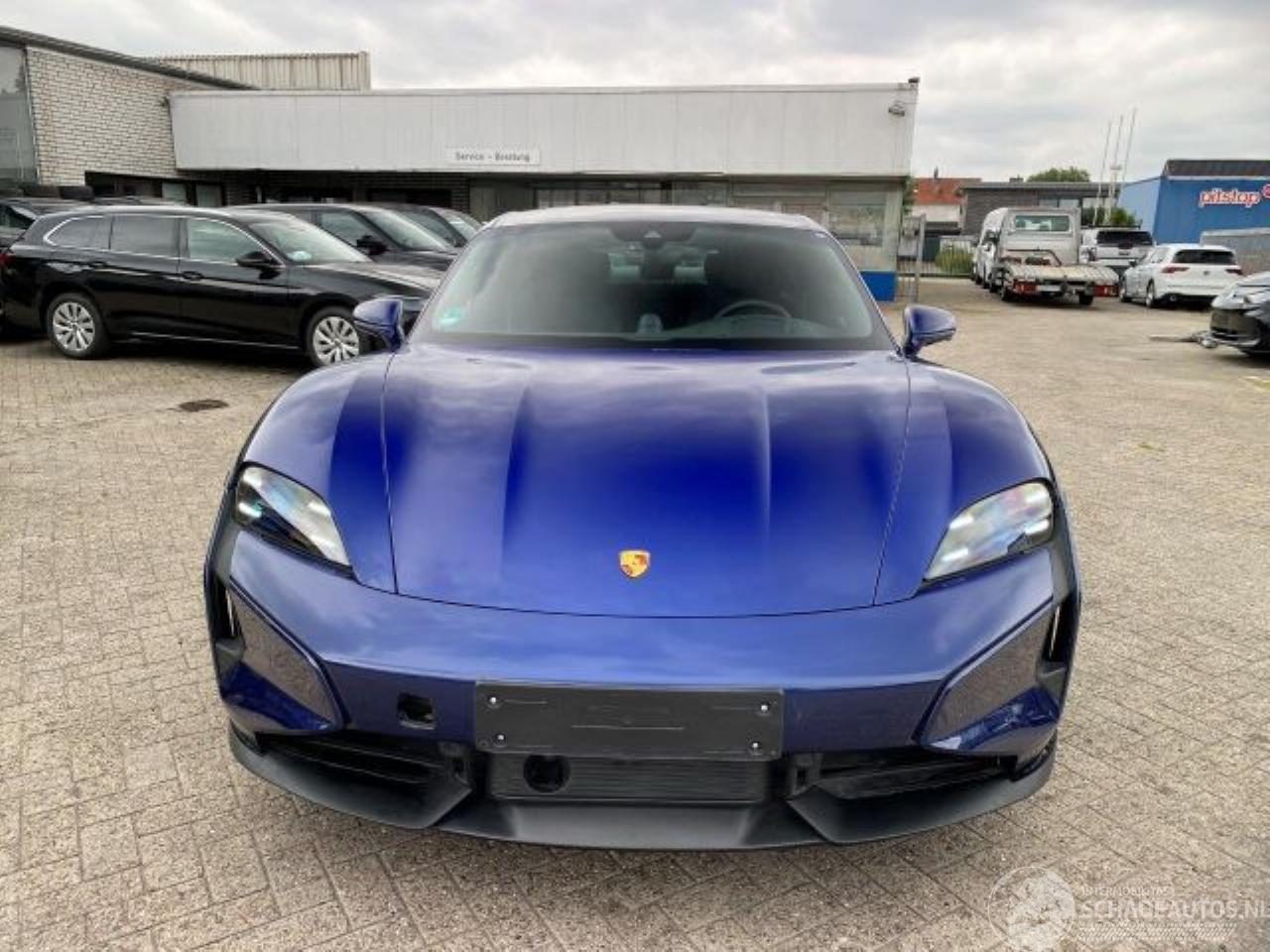 Porsche Taycan Turbo S *HEAD-UP -PANO -KERAMIK*
