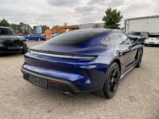 Porsche Taycan Turbo S *HEAD-UP -PANO -KERAMIK* picture 2