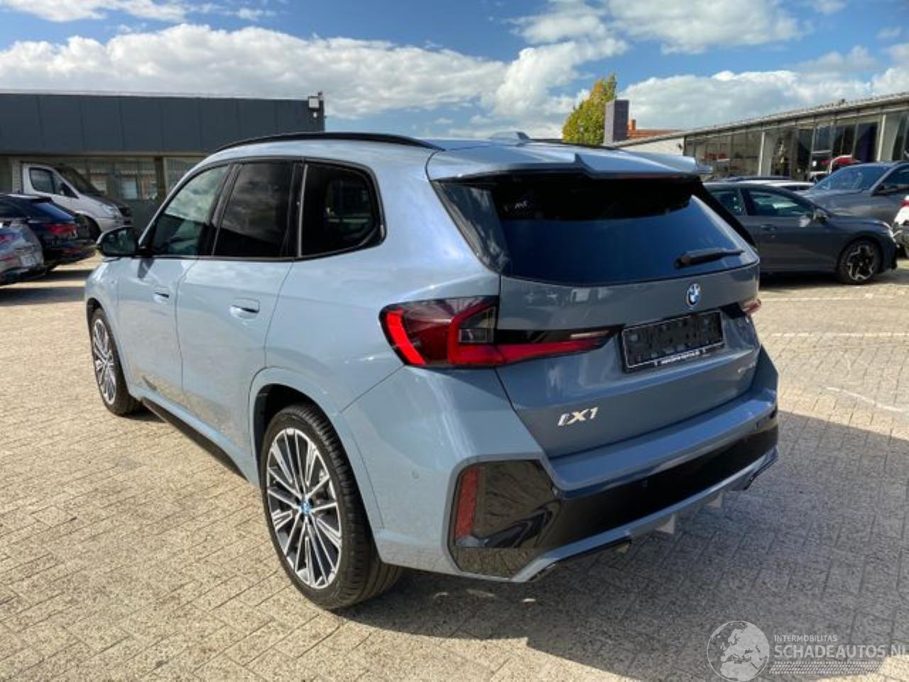 BMW iX1 eDrive20 M Sport Pro * KAM - HUD - NAV -AHK*