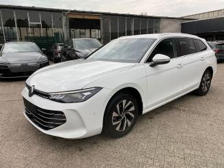 Schadeauto Volkswagen Passat Variant Business 2.0 TDI DSG *KAM - AHK* 2025/4