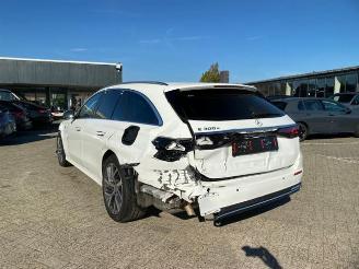 Damaged car Mercedes E-klasse 300 T Avantgard * KAM - AHK - NAV * 2025/2
