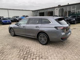 Volkswagen Passat Var. 2.0 TDI DSG Elegance 4Motion *PANO* picture 3
