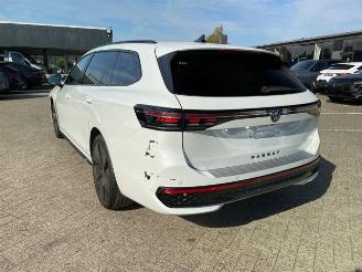  Volkswagen Passat Variant 2.0 TDI DSG R-Line * HUD - PANO * 2024/3