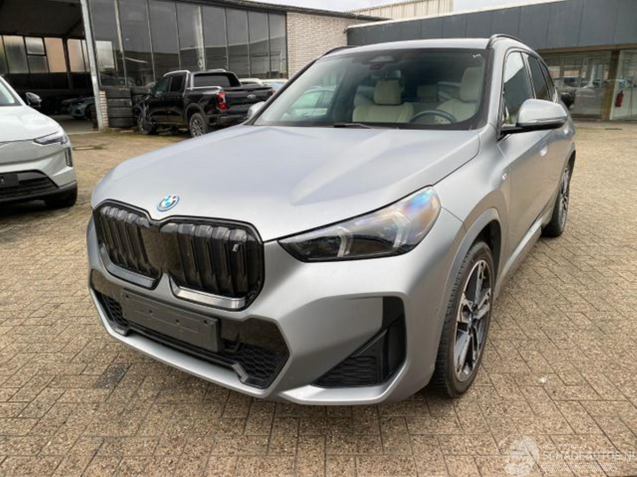 BMW iX1 xDrive30 M Sport * KAM - PANO - NAV *