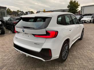 begagnad bil auto BMW iX1 eDrive20 M Sport *NAVI - KAM* 2025/2