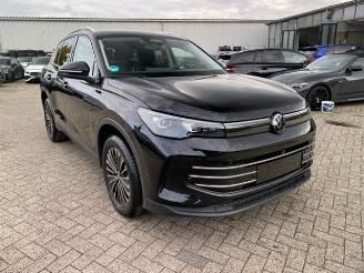 damaged passenger cars Volkswagen Tiguan 1.5 TSI eHybrid Elegance *NAVI - KAM* 2024/12