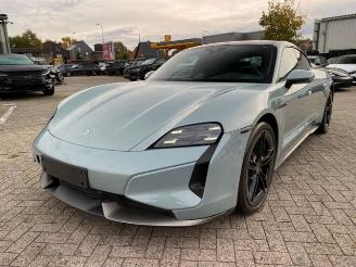 Damaged car Porsche Taycan Turbo S *PCCB - SOFTCLOSE - PANORAMA* 2024/5