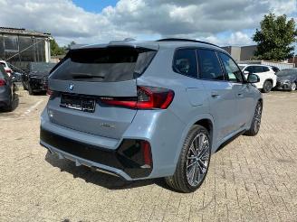 Schadeauto BMW iX1 eDrive20 M Sport Pro HUD/ AHK /Storm damage 2025/4