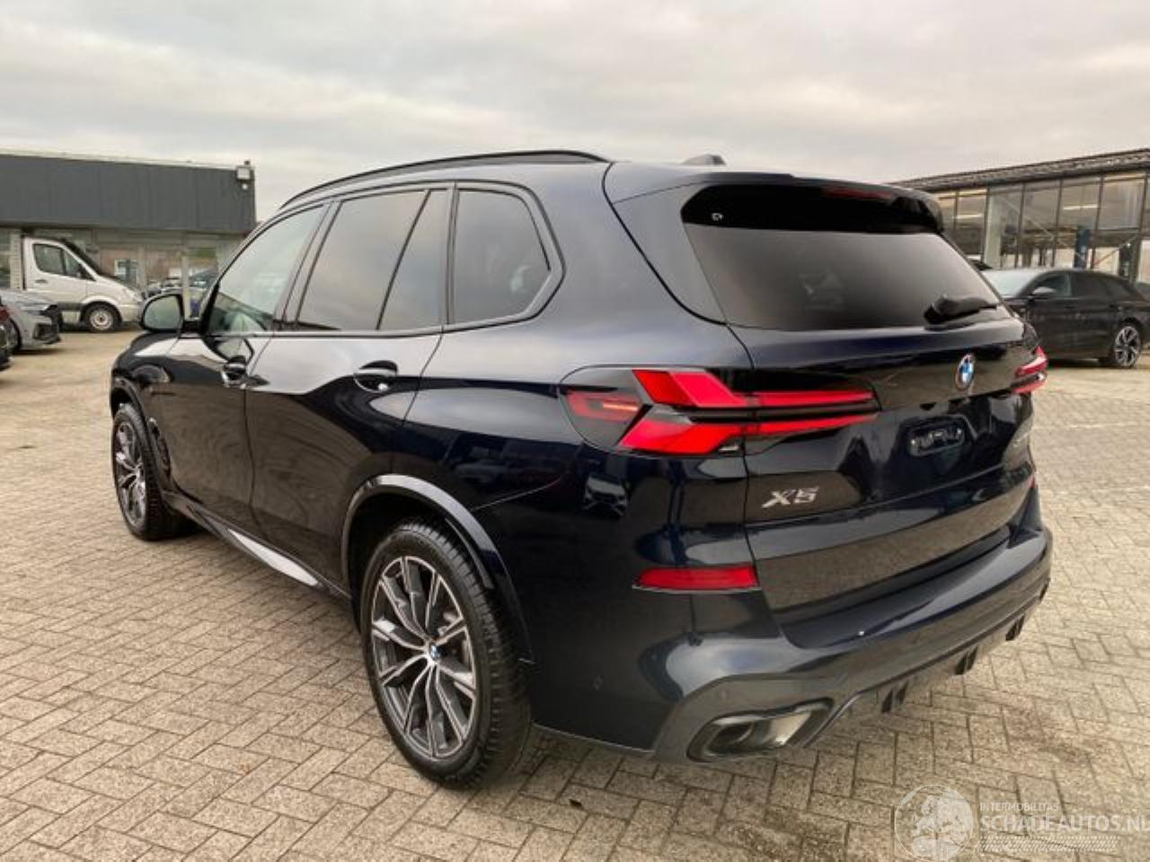 BMW X5 xDrive40d M Sport Pro *HEAD-UP - PANO - AHK*