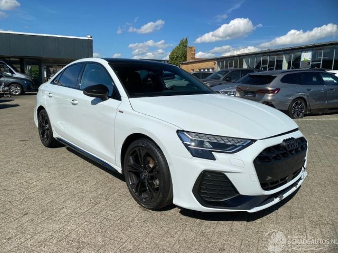 Audi A3 Limousine 30 TFSI S line *PANO - NAVI - KAM*