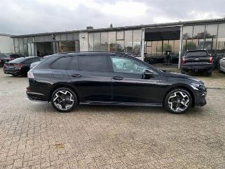 Volkswagen Golf Variant 1.5 eTSI DSG R-Line *NAVI - MATRIX* picture 4