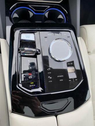 BMW i5 M60 xDrive *HEAD-UP - PANO - 360 KAM - NAVI* picture 25