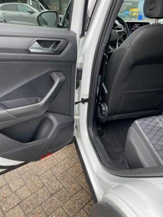 Volkswagen T-Roc 1.5 TSI DSG R-Line *NAVI - KAM - AHK* picture 14