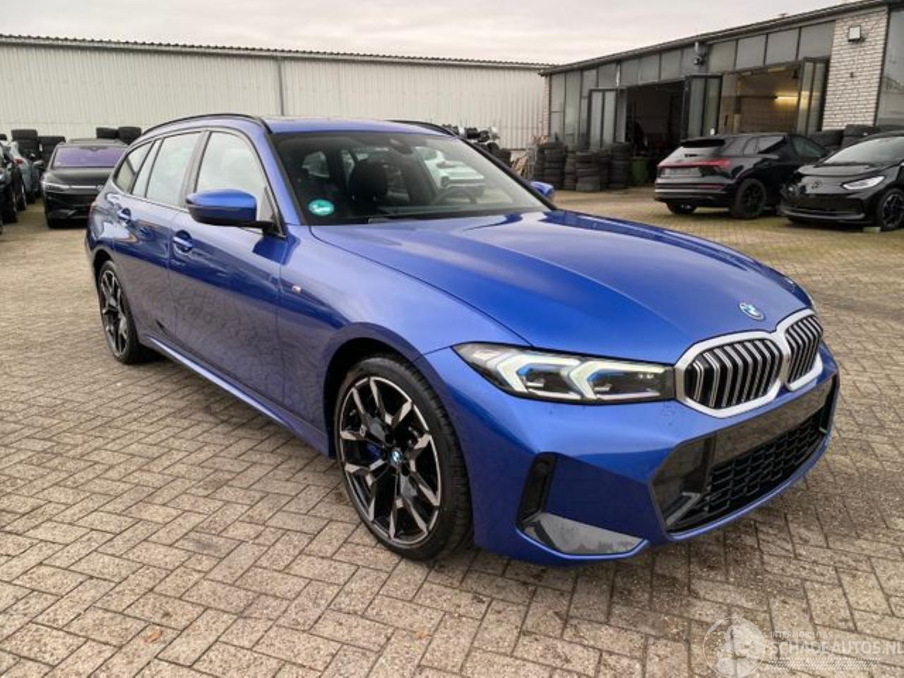 BMW 3-serie 0e Touring M Sport *PANO - HEAD-UP - 60 KAM*