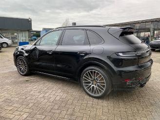 Unfallwagen Porsche Cayenne Turbo E-Hybrid  *HEAD-UP - PANO - KAM* 2025/3