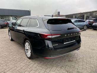 uszkodzony samochody osobowe Skoda Superb Combi 1.5 TSI iV L&K *HEAD-UP - PANO-AHK* 2025/3