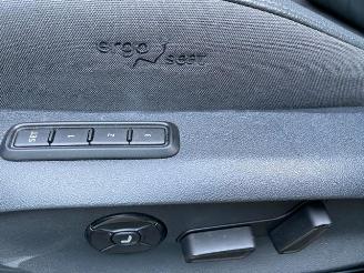 Skoda Superb Combi 1.5 TSI iV L&K *HEAD-UP - PANO-AHK* picture 30