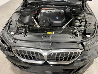 BMW 5-serie e M Sport Pano/AHK/B&W/360/HUD/Navi picture 16