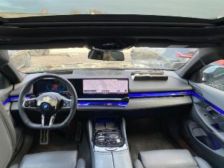 BMW 5-serie e M Sport Pano/AHK/B&W/360/HUD/Navi picture 17