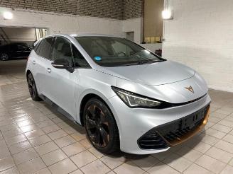 Damaged car Cupra Born e-Boost 170kW/82 kWh HUD/KAM/NAVI 2023/3
