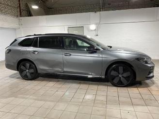 Volkswagen Passat Var. 1.5 e-Hybrid R-Line Leder/HUD/Pano picture 8